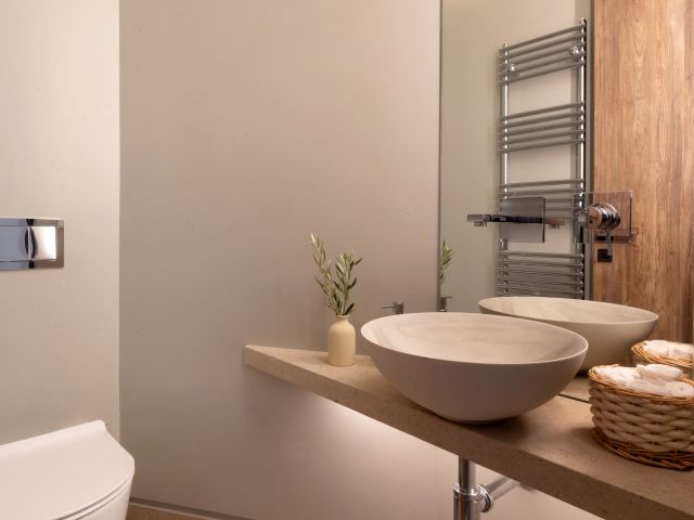 Bathroom Ground Floor