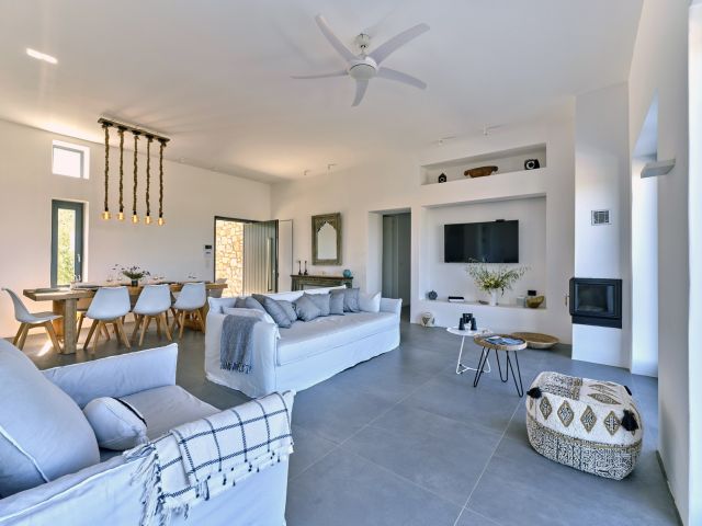 Living room in House 1