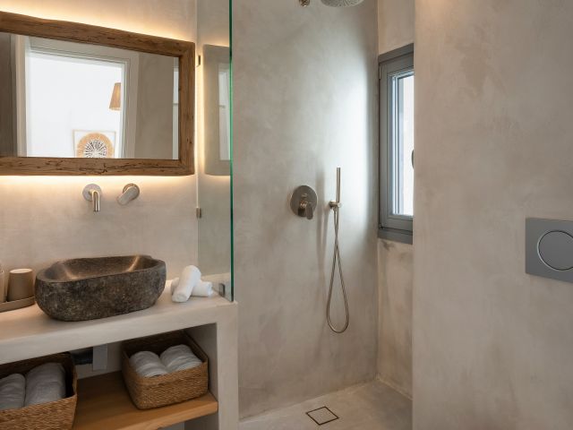 En suite Bathroom in House 1