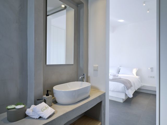 Third bathroom in House 1