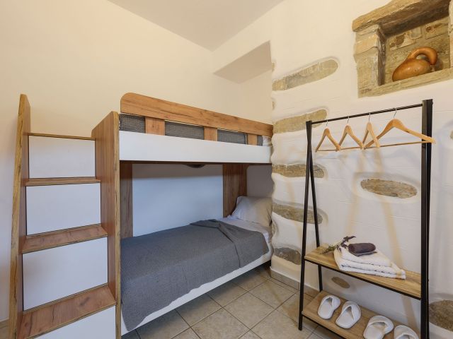 Villa Glifa 2
