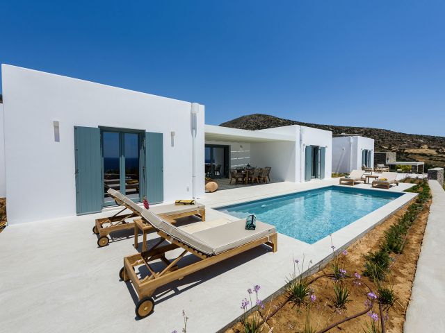 Villa Ebony & Ivory