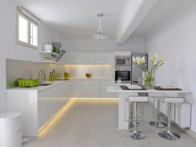 Fully equipped and exceptional design kitchen